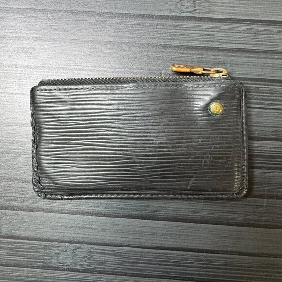 Louis Vuttion Black Epi Chain Card Case Authentic|Used - Picture 2 of 6